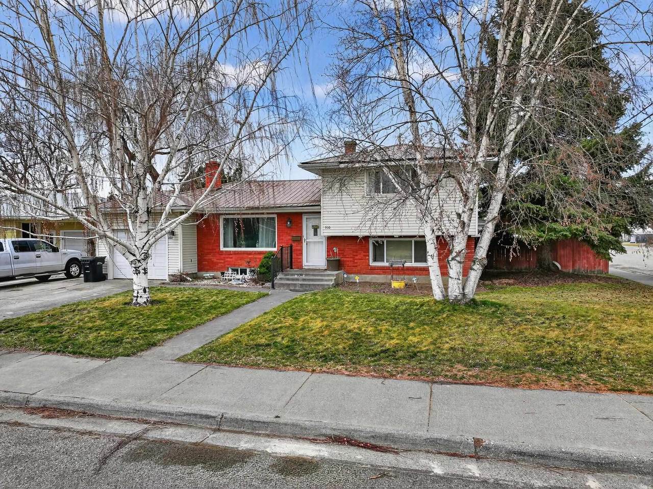 900 Stanger Avenue - Photo 1