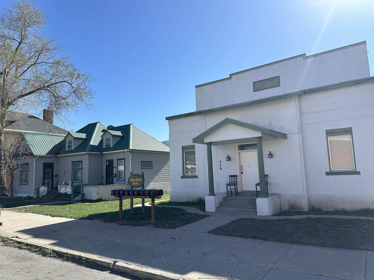 229-243 Garfield - Photo 1