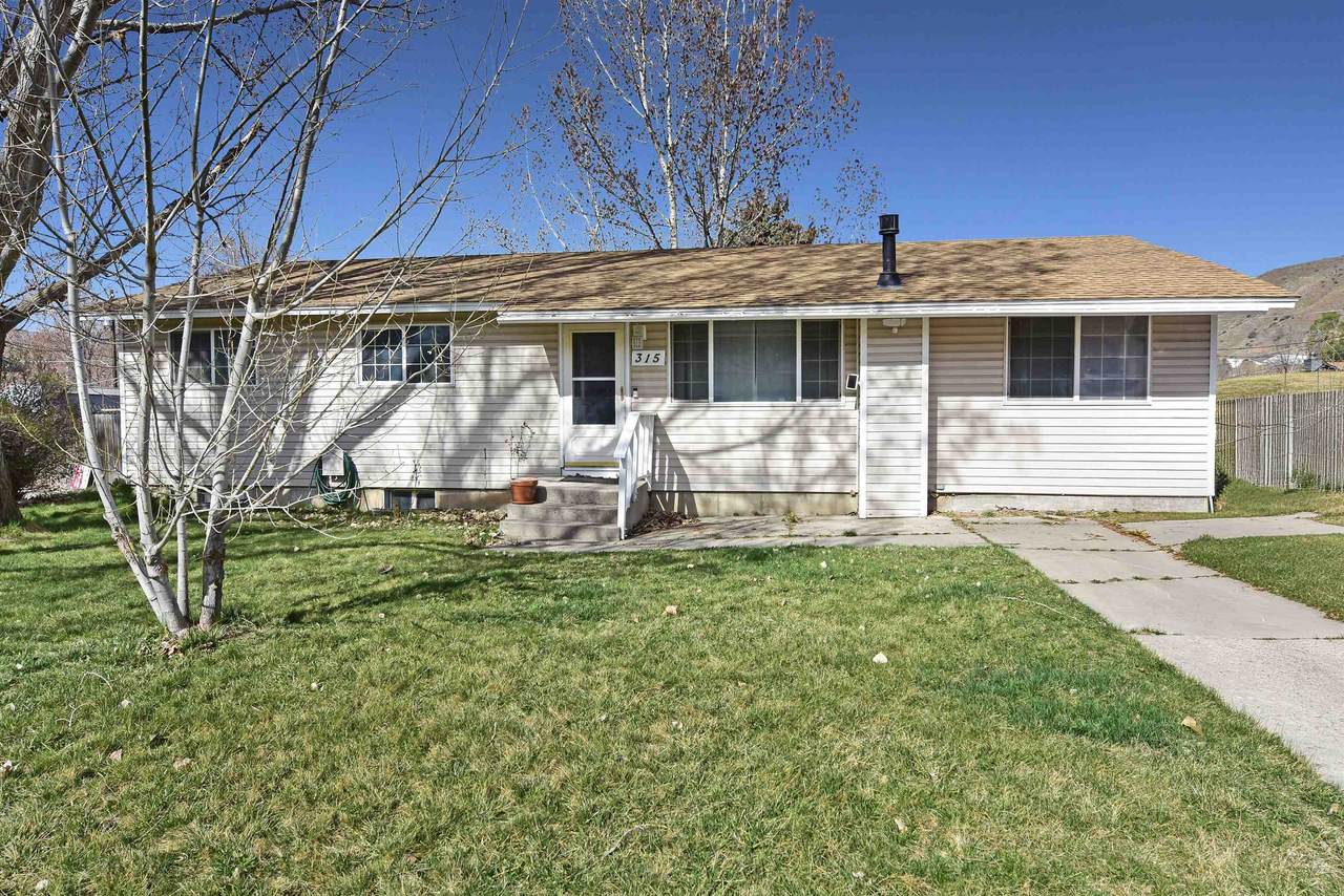 315 Park St - Photo 1