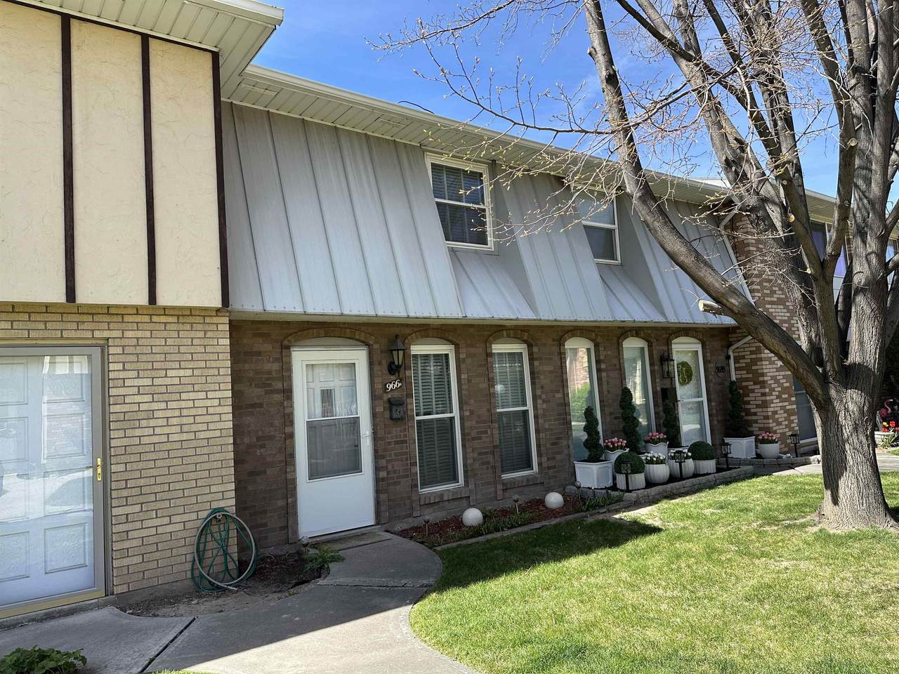 966 B Mckinley - Photo 1