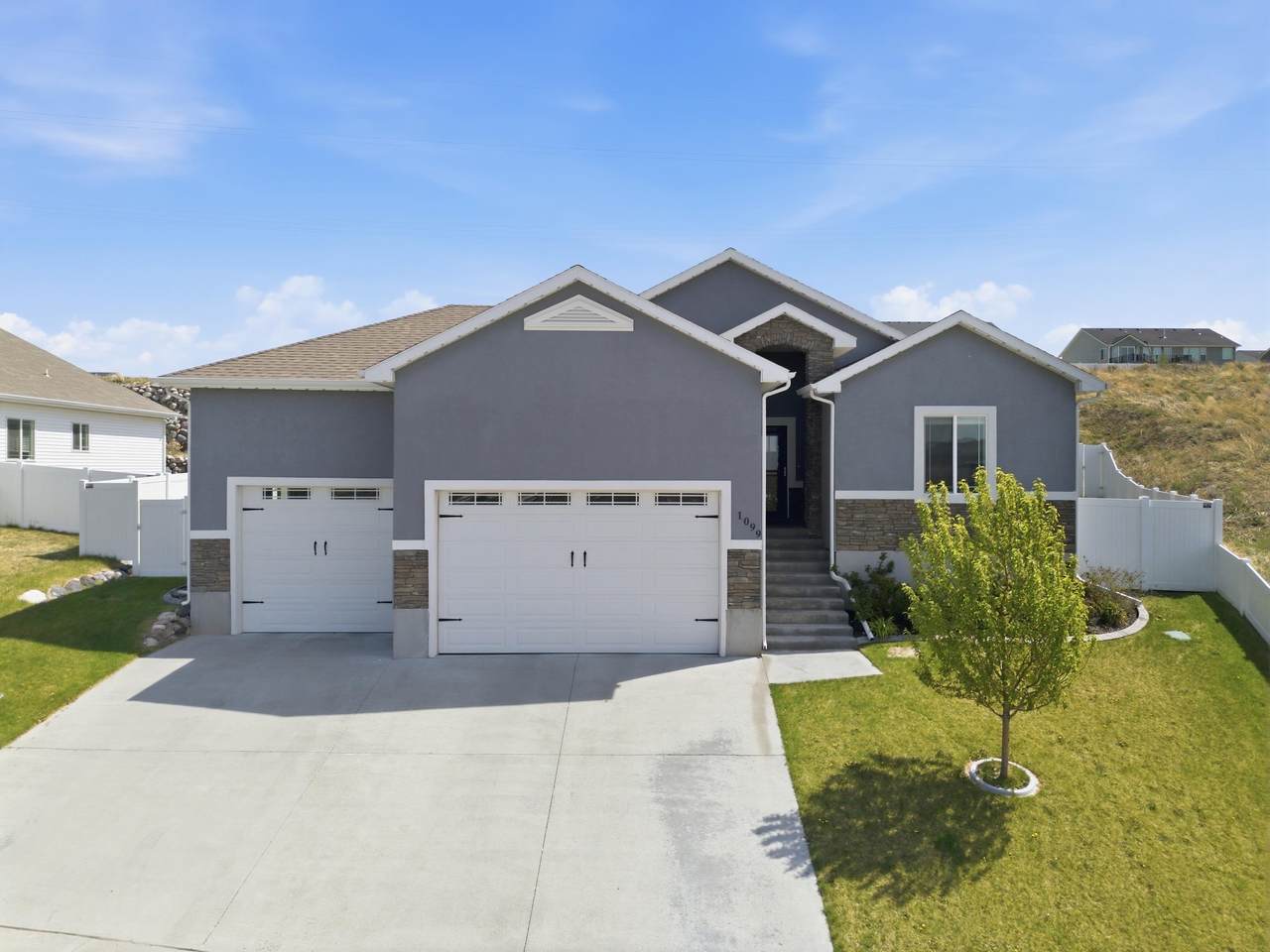 1099 Dolostone - Photo 1