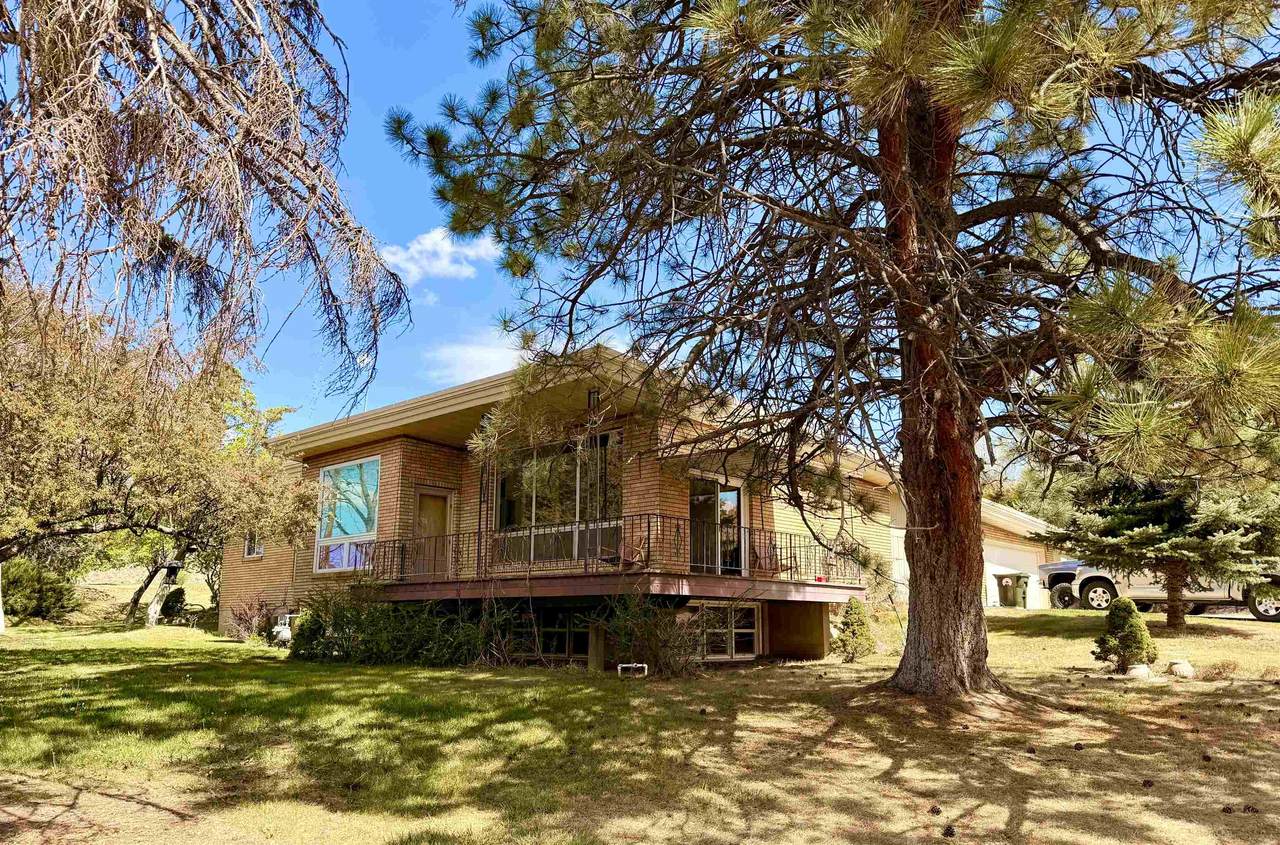 2046 Center - Photo 1