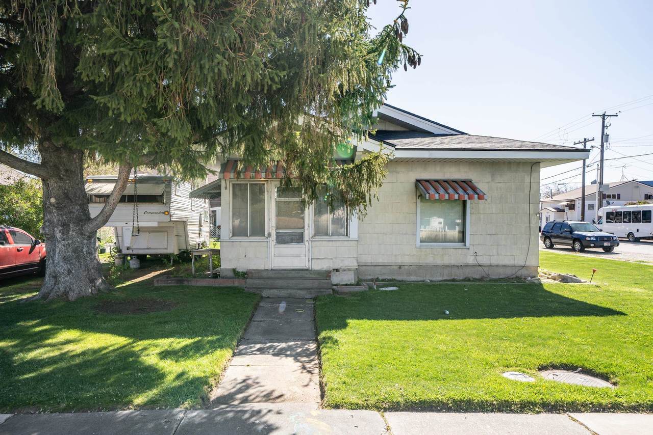 406 1st W - Photo 1