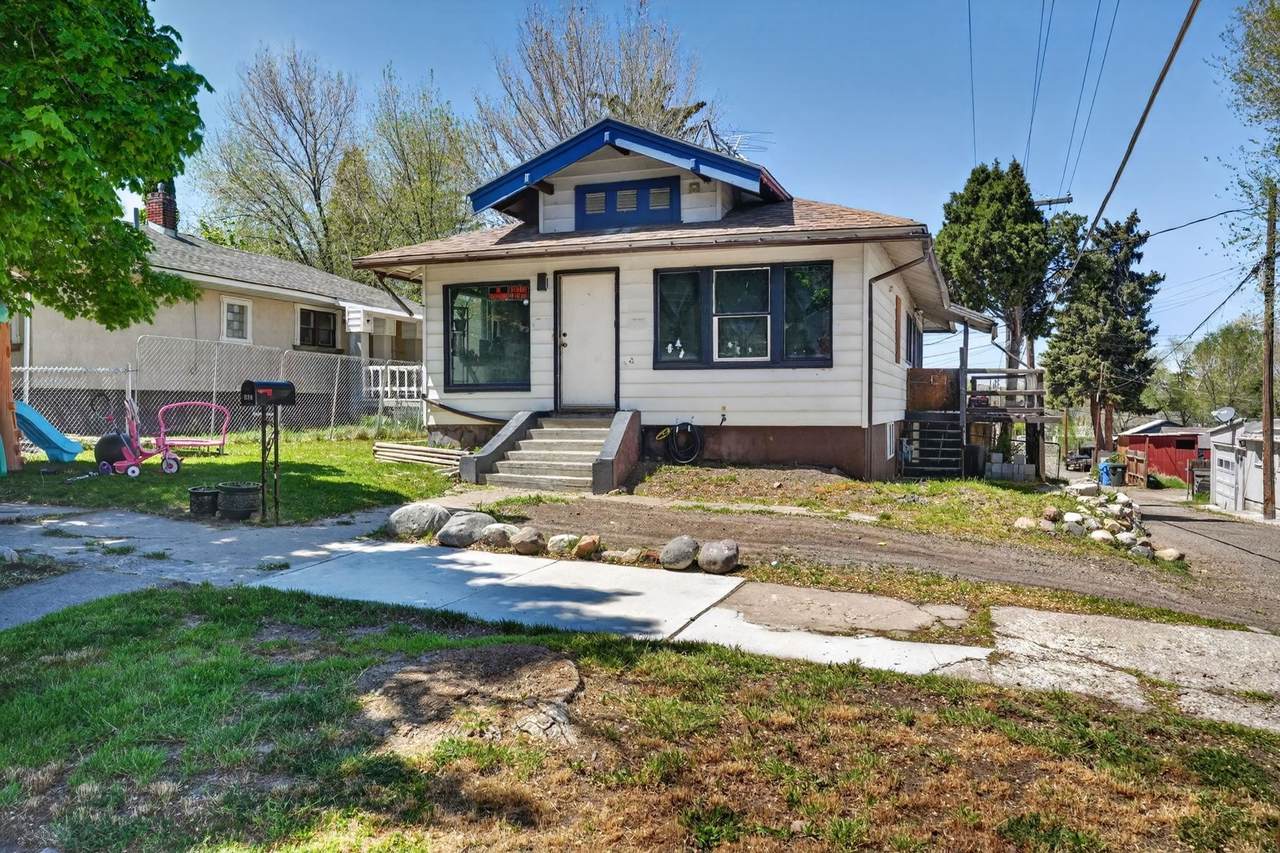 836 Wyeth St - Photo 1