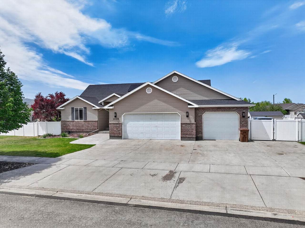 1070 Patriot Street - Photo 1
