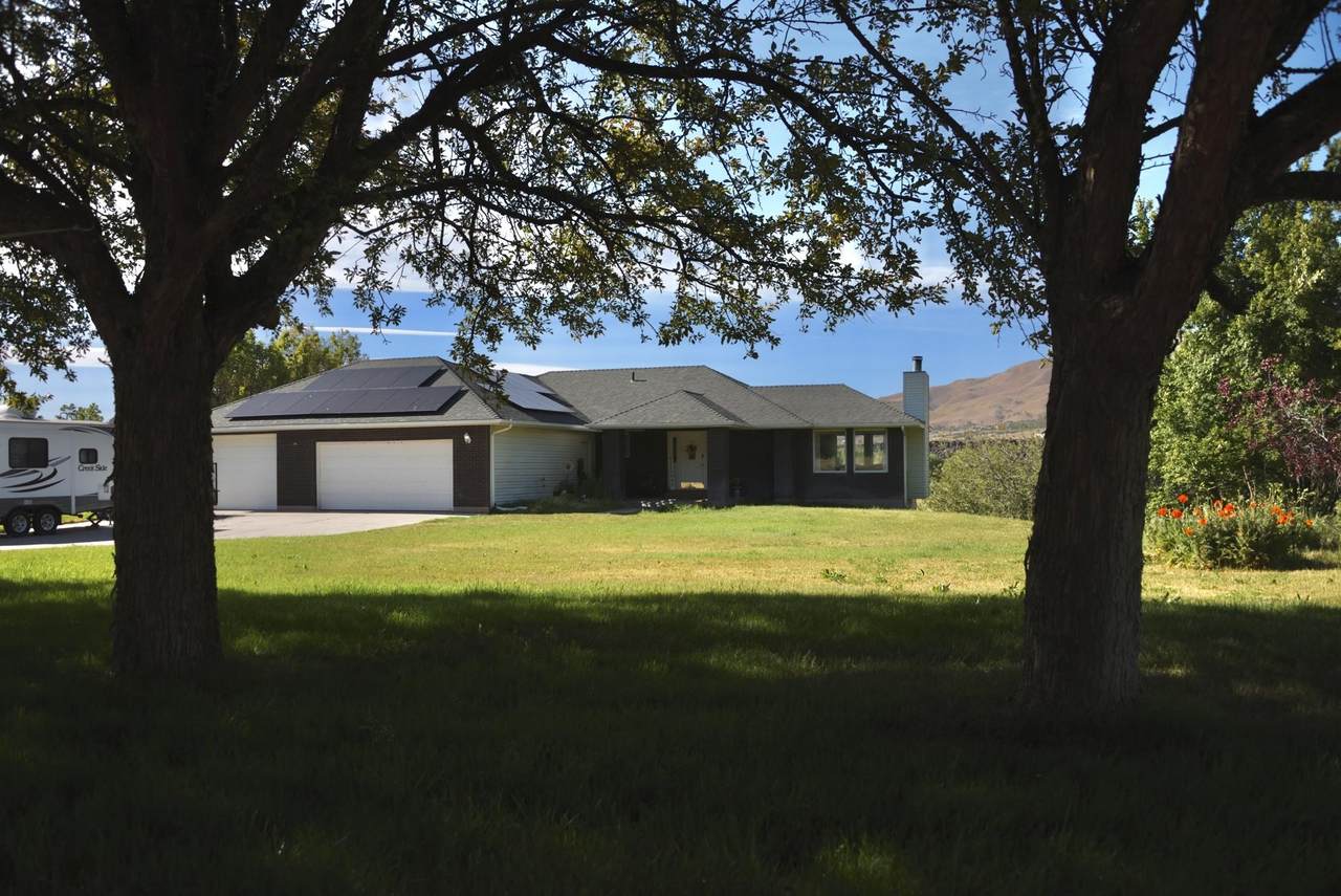 7492 Portneuf - Photo 1
