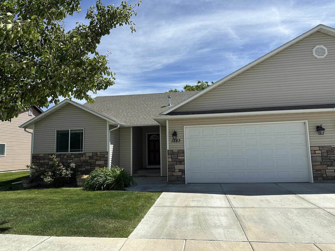 1283 Wright Ave - Photo 1