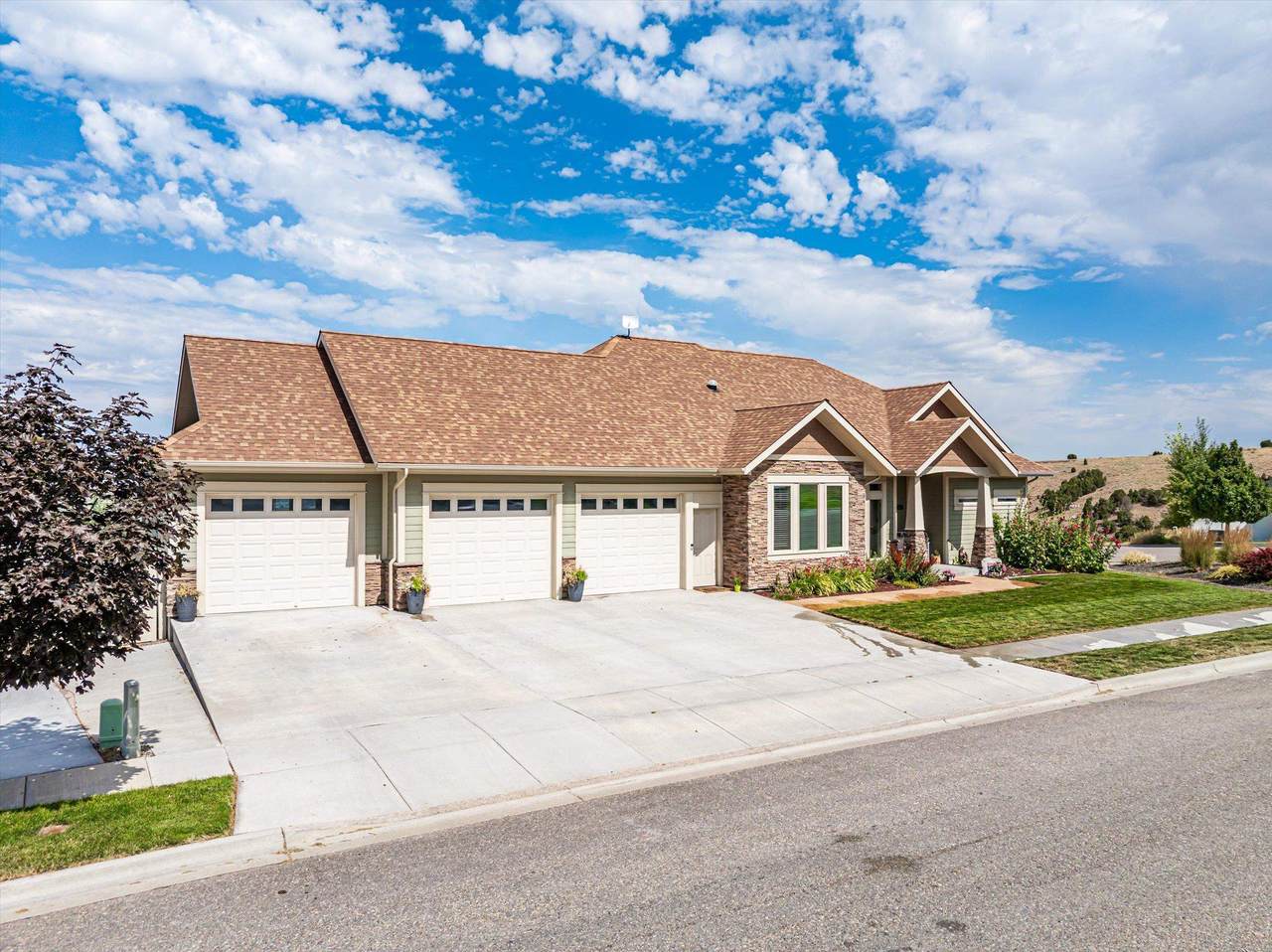 493 Vista Drive - Photo 1