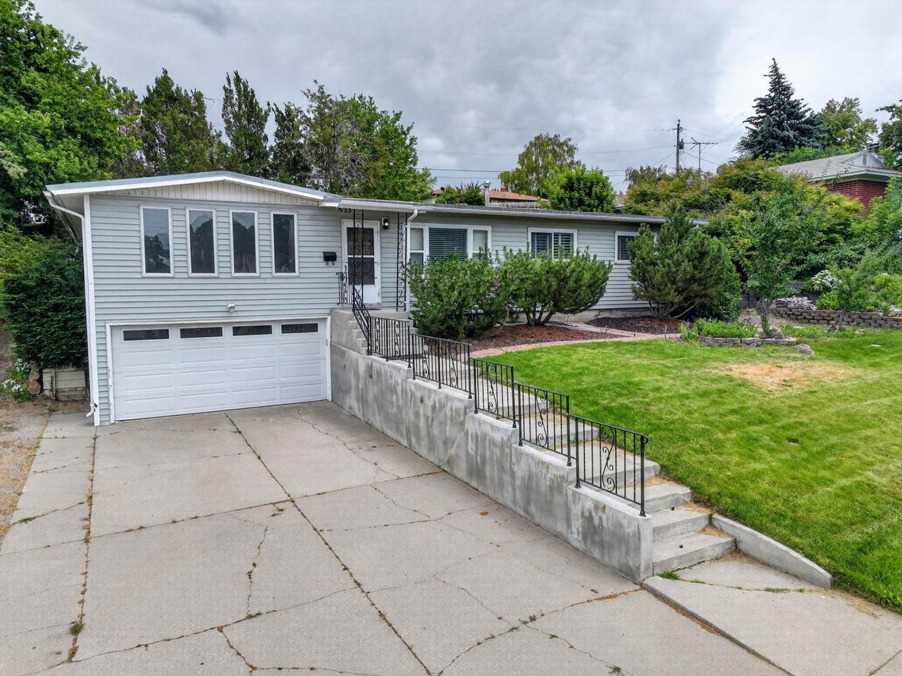 623 Bannock Avenue - Photo 1