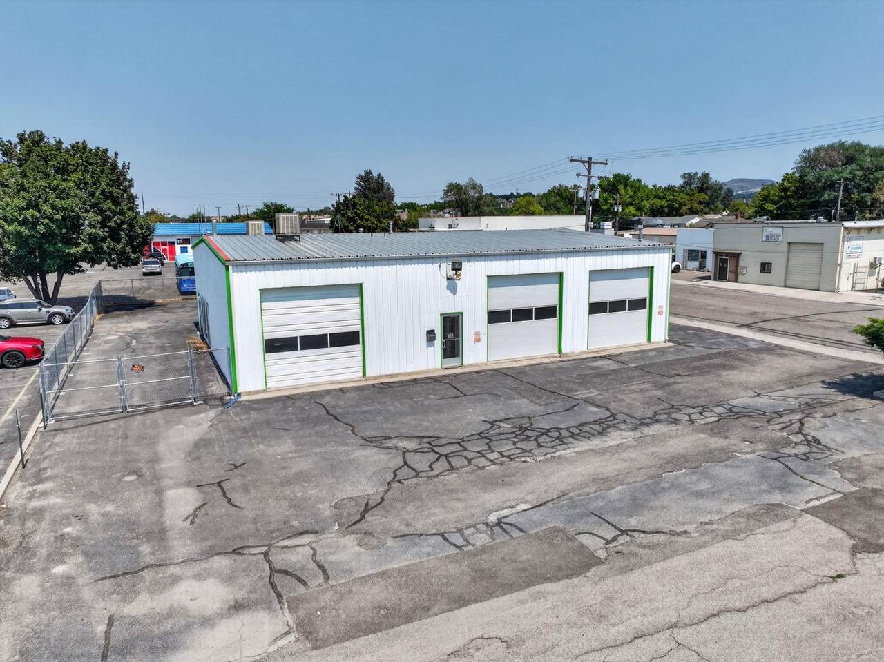 555 Pershing - Photo 1