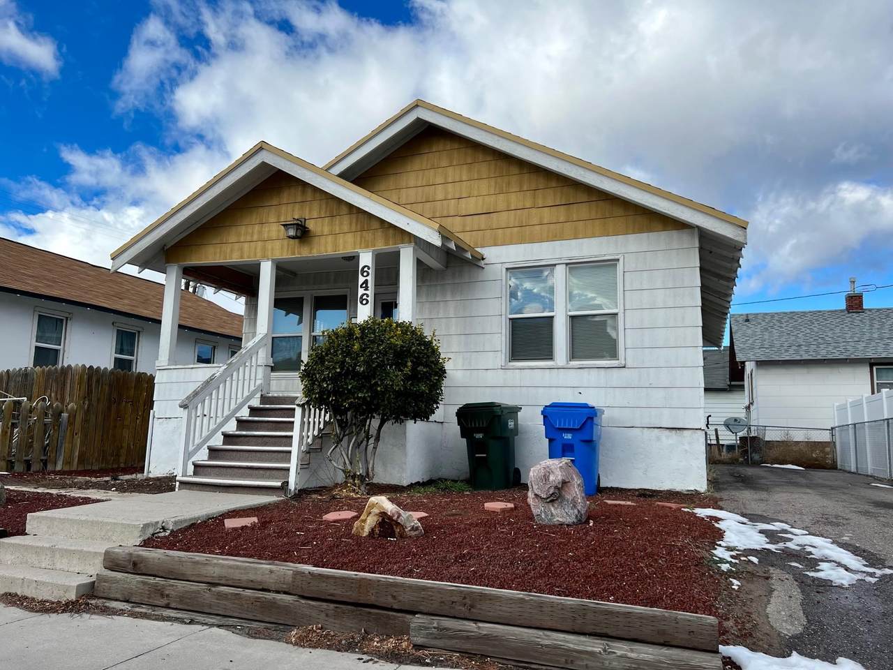 646 Clark St - Photo 1