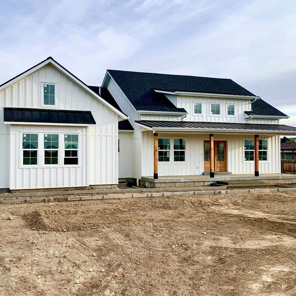 856 Center Street - Photo 1