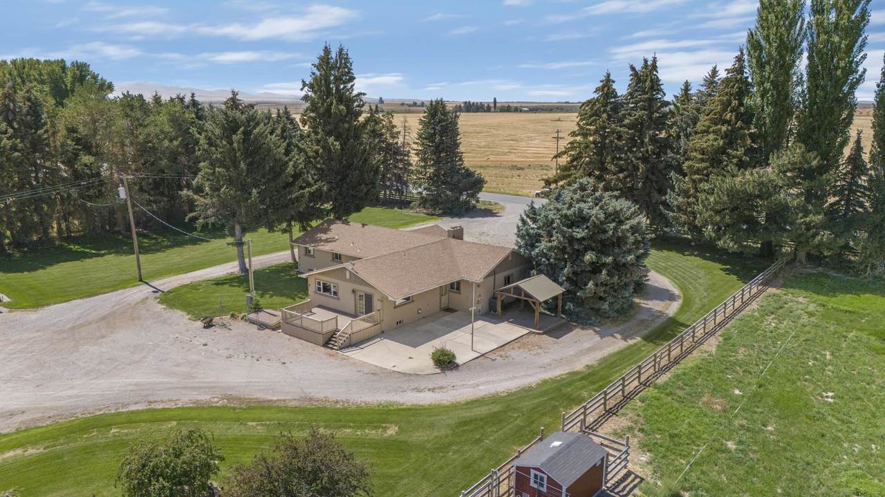 2049 Truckerville Road - Photo 1