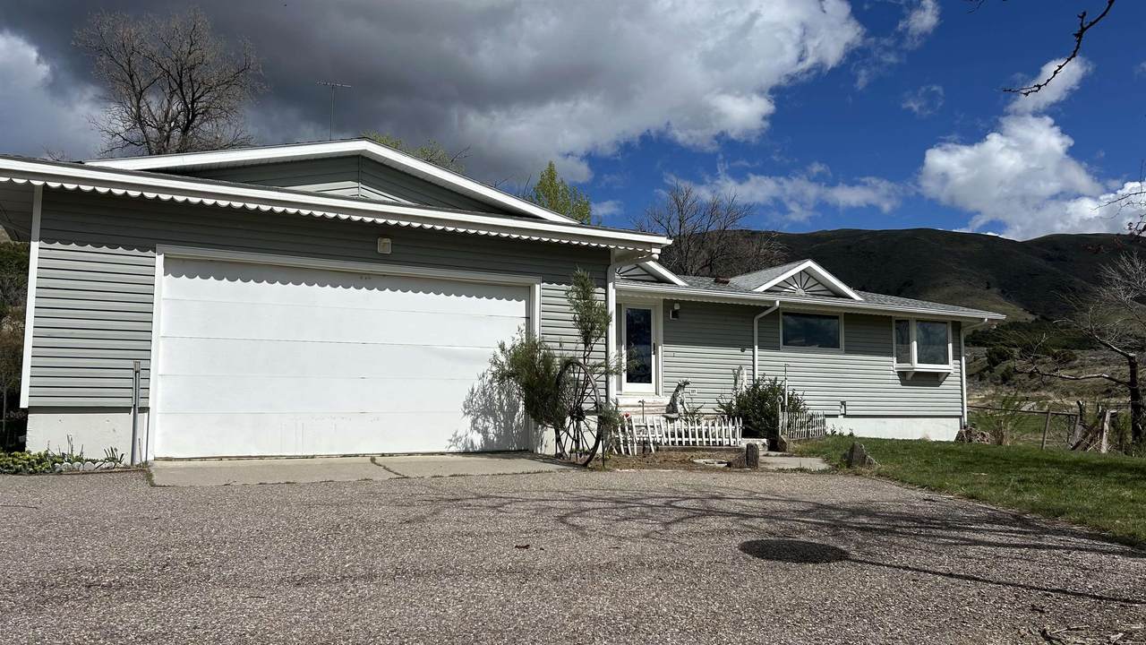 4501 Garton Lane - Photo 1