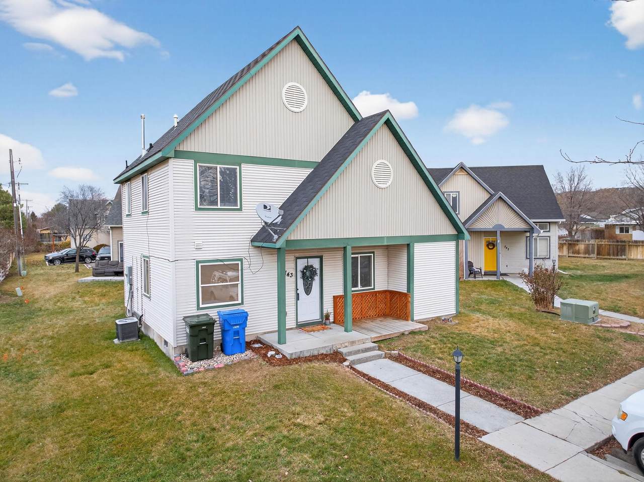 743 Washington - Photo 1