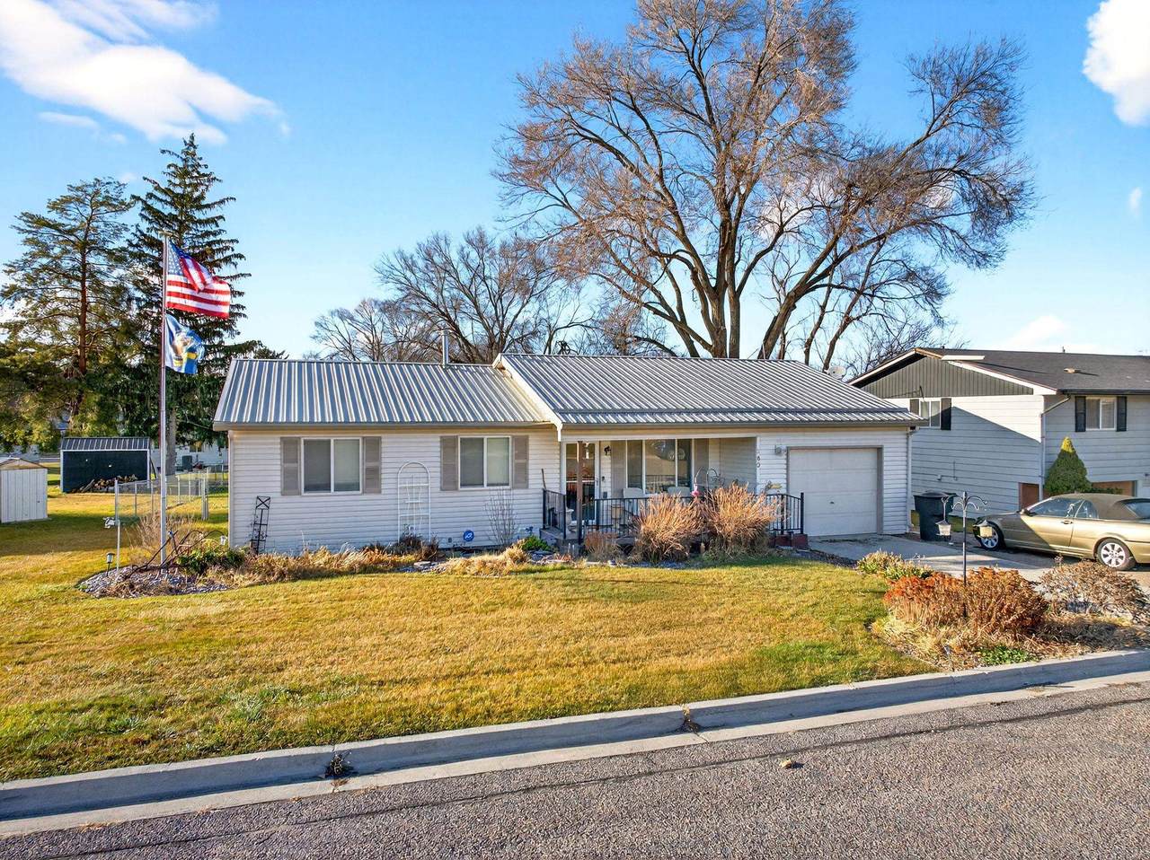 580 Calder Avenue - Photo 1