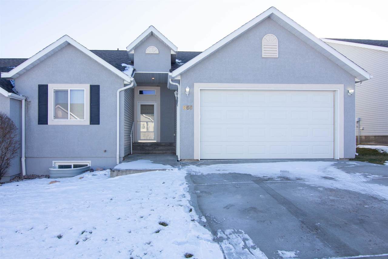 855 Brookside - Photo 1