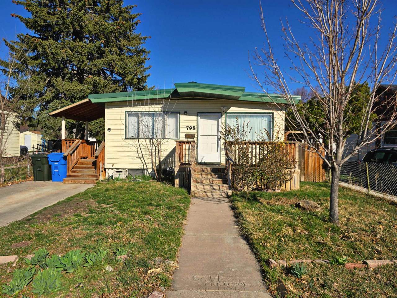 798 Wayne Ave - Photo 1