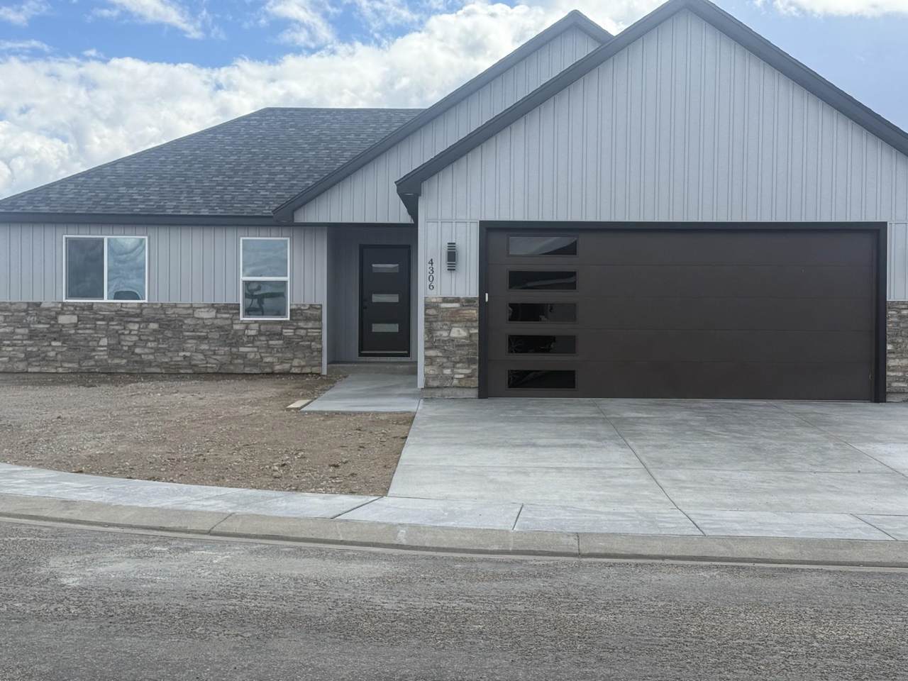 4306 Arizona - Photo 1