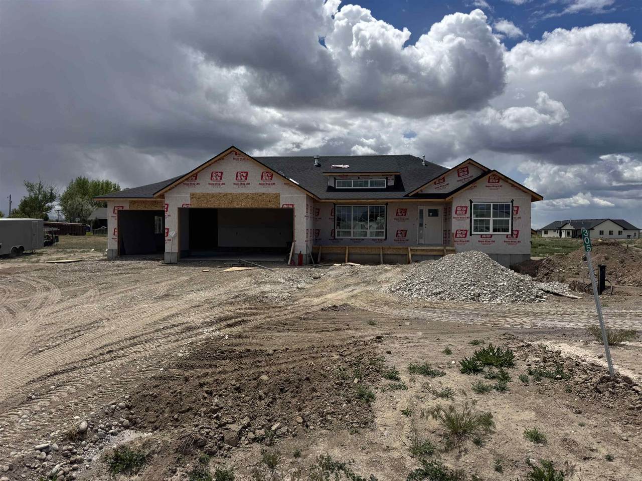 305 320 N - Photo 1