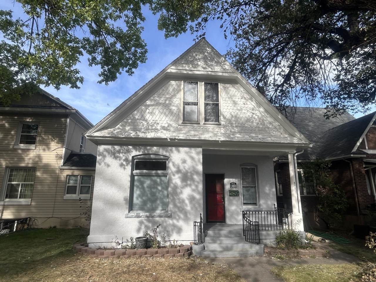 612 Arthur - Photo 1