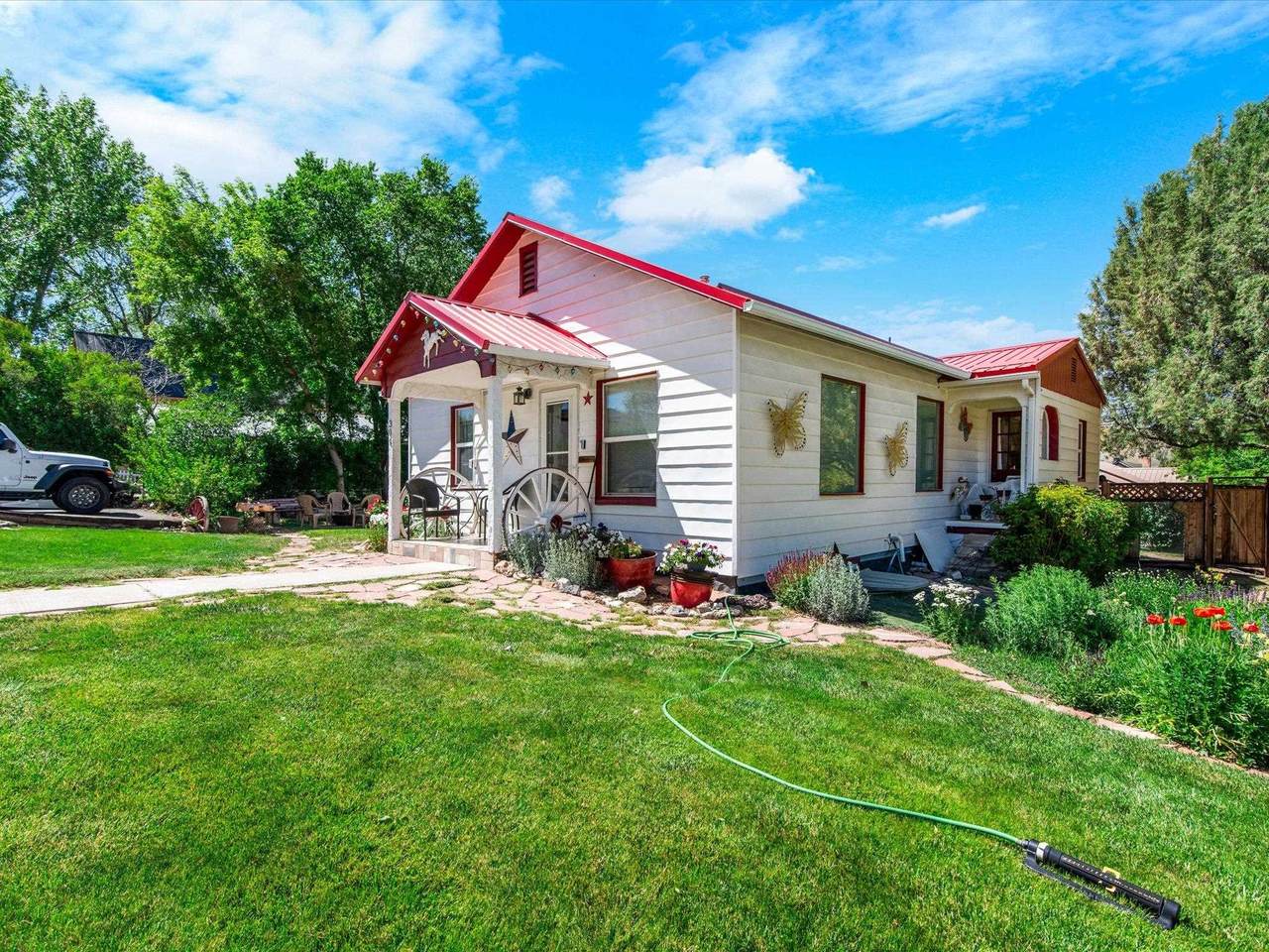 304 Main St - Photo 1