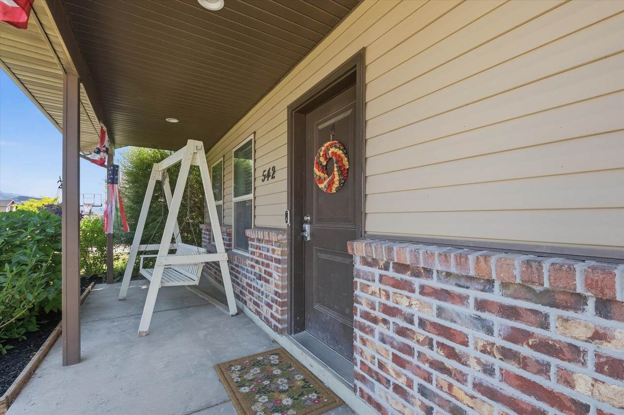 542 Lakeside Dr. - Photo 1
