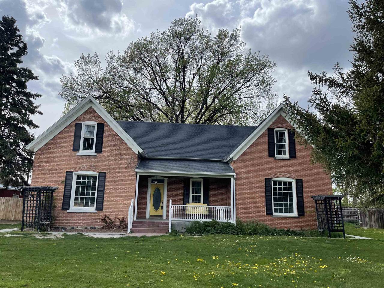 404 Riverton Rd - Photo 1