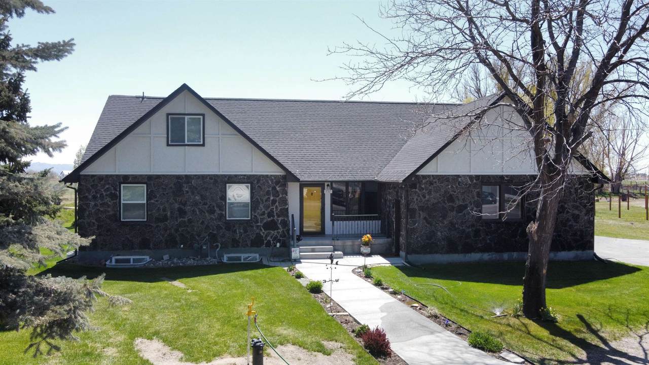 757 1200 N - Photo 1