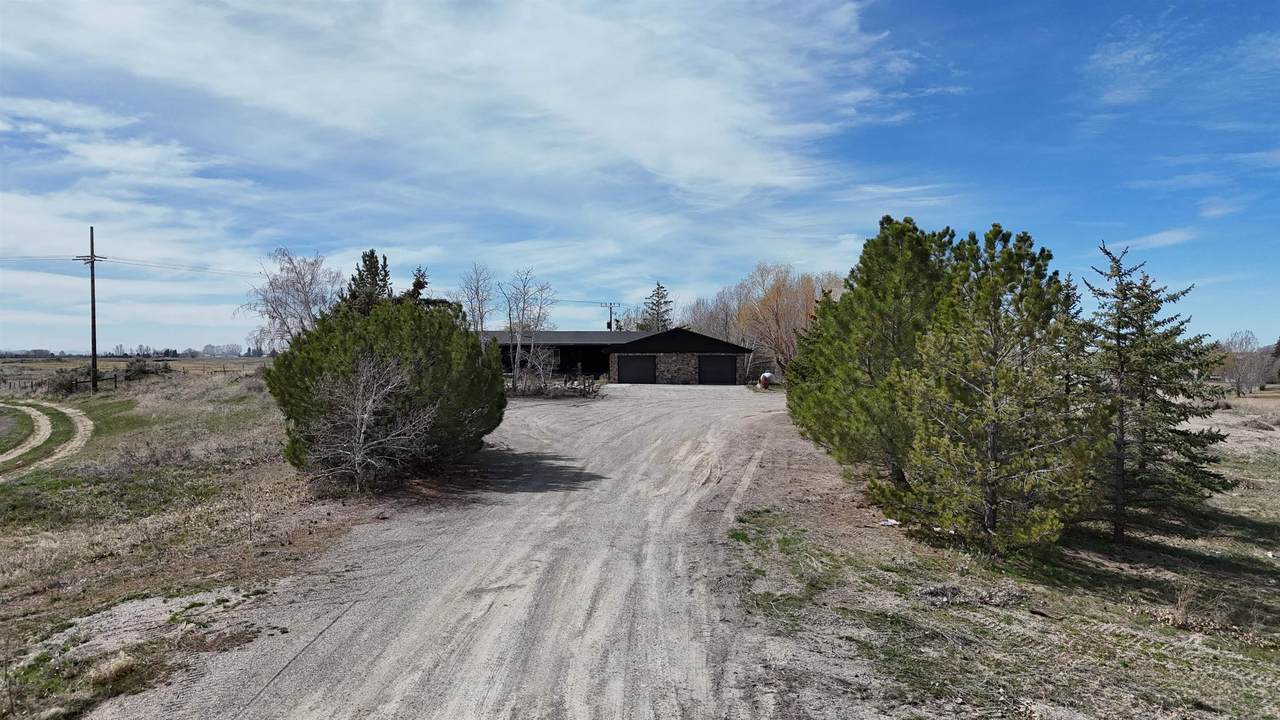 5657 17th S - Photo 1