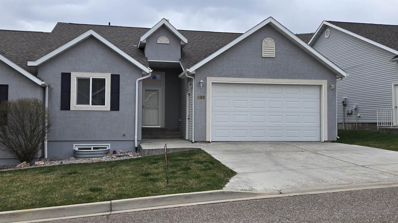 855 Brookside - Photo 1
