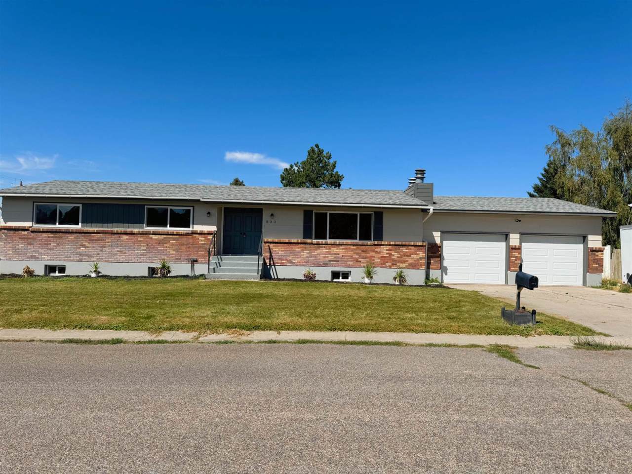 803 Eisenhower Street - Photo 1