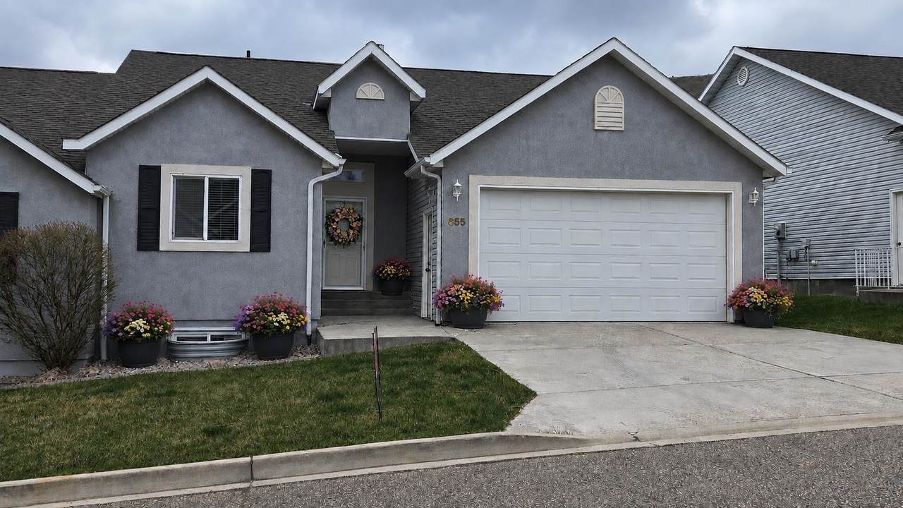 855 Brookside - Photo 1