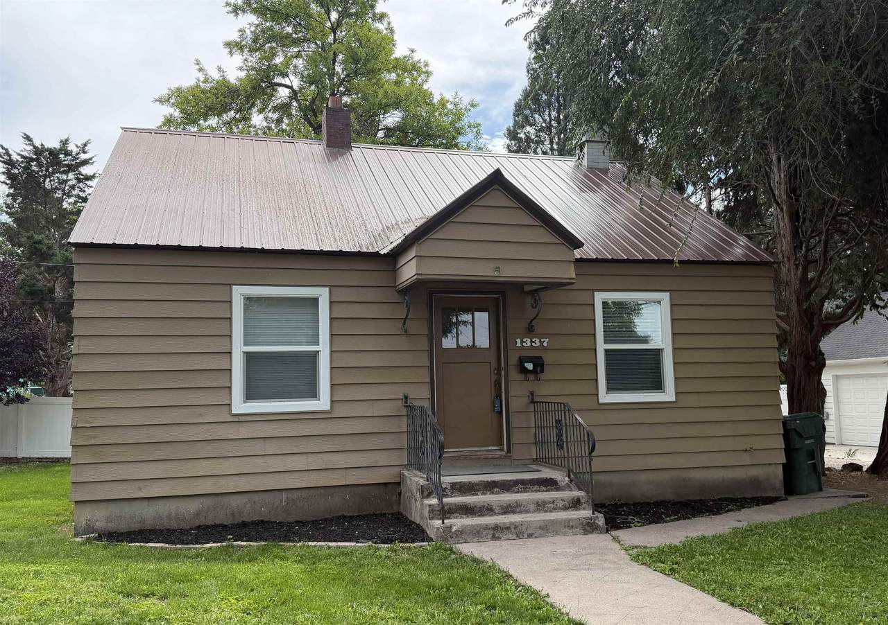 1337 Lewis - Photo 1