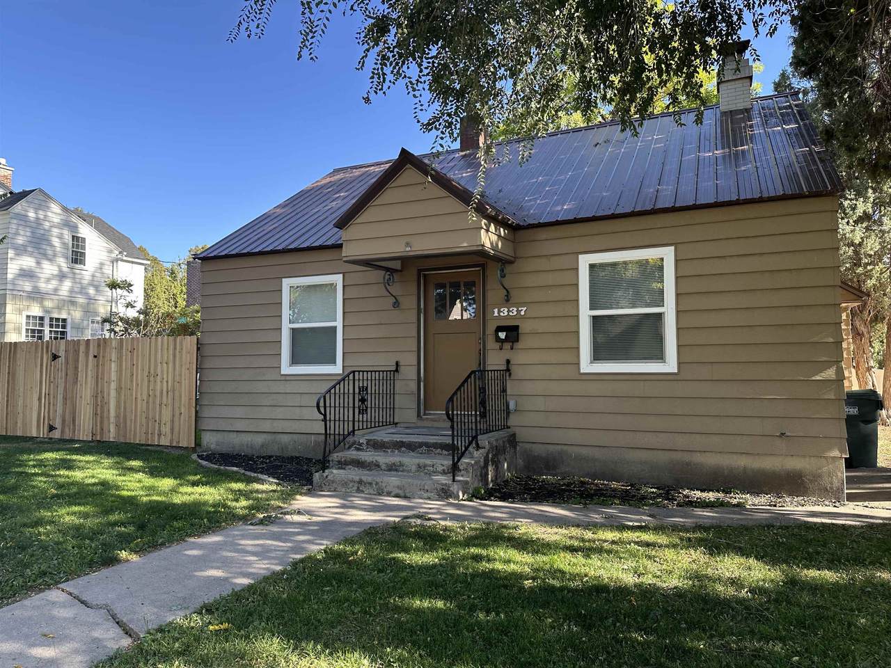 1337 Lewis - Photo 1