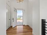 1571 835 E - Photo 10