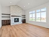 1571 835 E - Photo 12