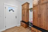 560 Aurora Blvd - Photo 3