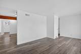 957 Meadowbrook Ln - Photo 4