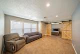 1040 Everett Ave - Photo 5
