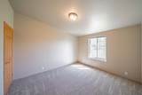 429 400 W - Photo 25