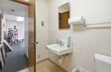 17 Center - Photo 16