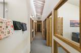 17 Center - Photo 20