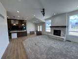 317 315 W - Photo 6