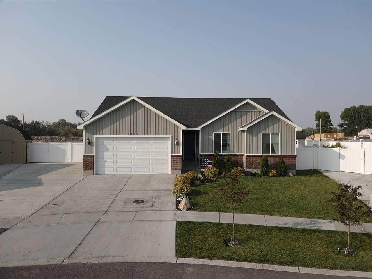5130 Camden - Photo 1