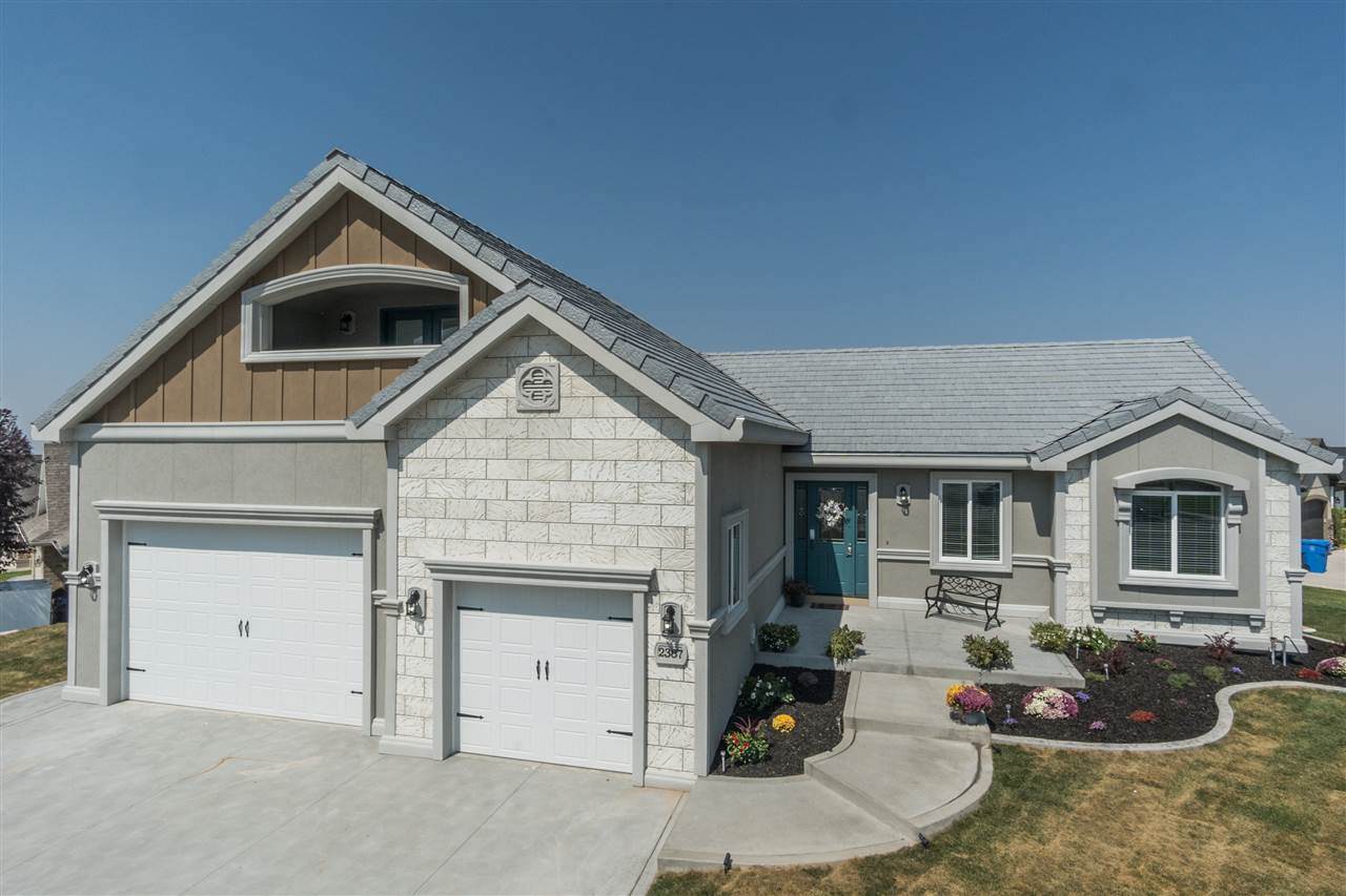 2387 Andrew St - Photo 1