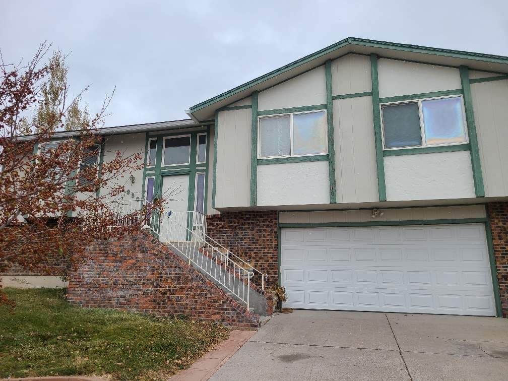 1990 Diane Ln - Photo 1