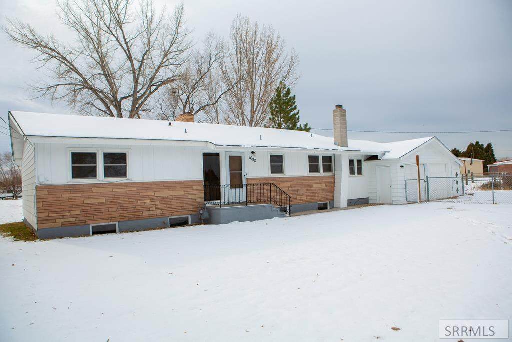 1698 Airport Rd. - Photo 1