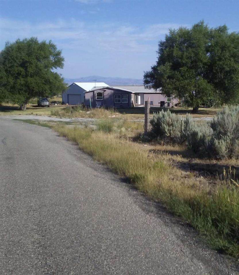 1966 Oregon Trail Rd - Photo 1