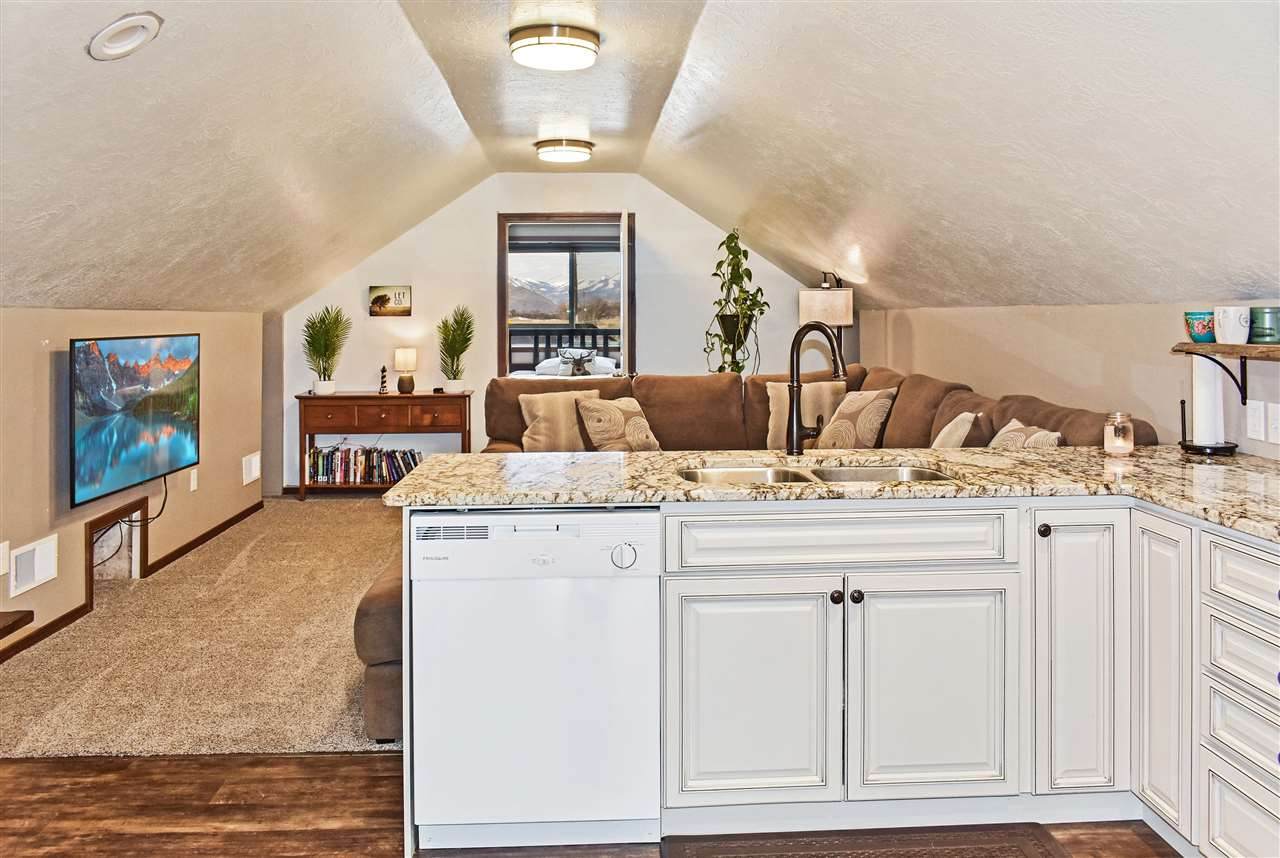540 Taylor Ln - Photo 1